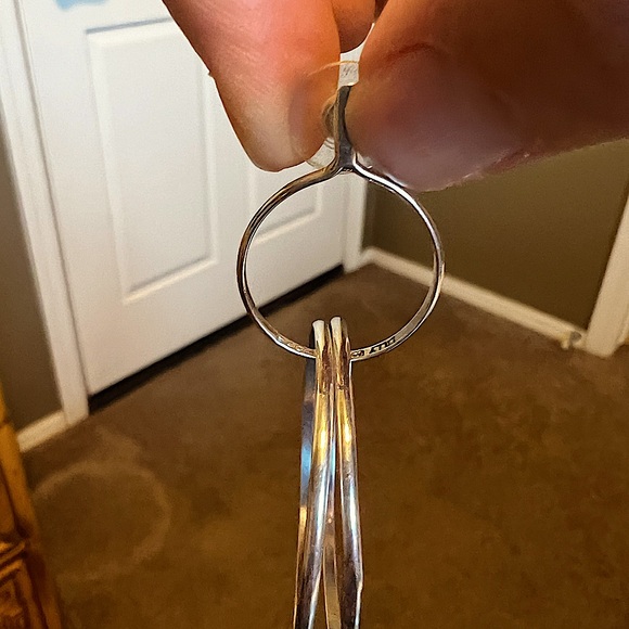 Lilly Barrack Earrings - Picture 2 of 9